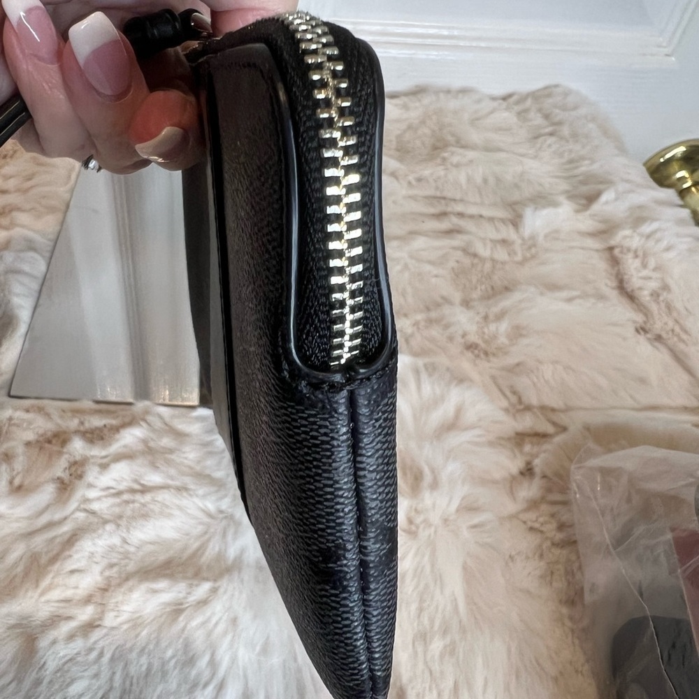 COACH CORNER ZIP SIGNATURE WALLET - Picture 5 of 7